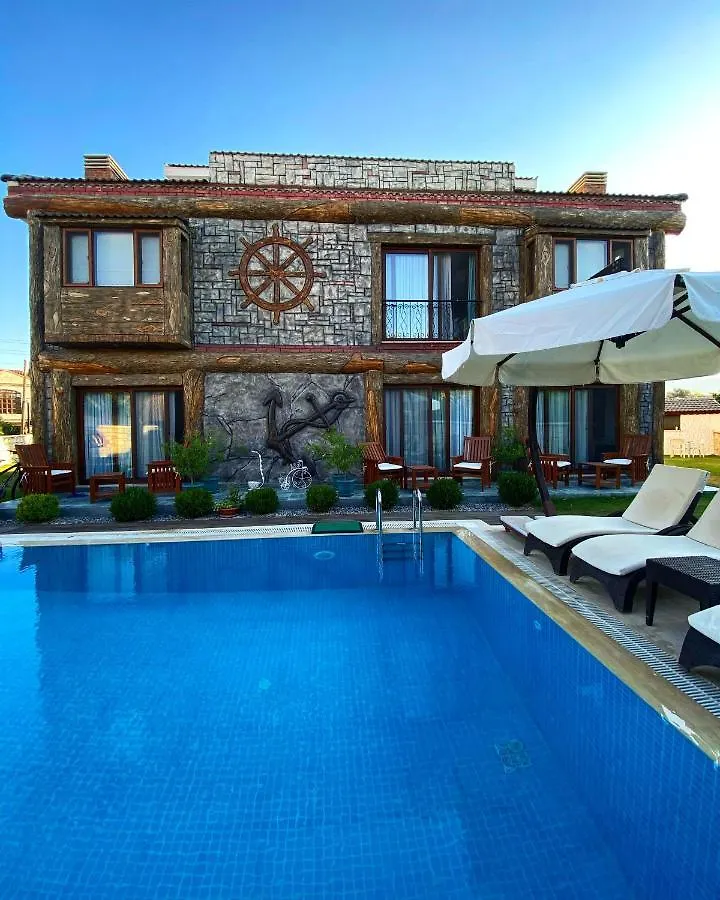 Pupa Alacati Butik Otel location